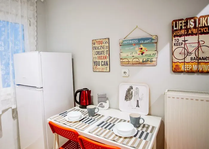 Luxurious & Modern | Walk Everywhere | 5★ Amenities * Thessaloniki