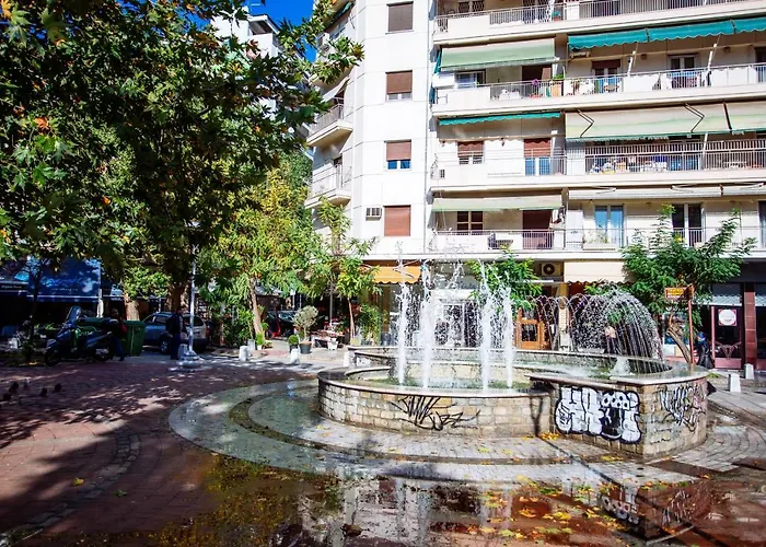 Luxurious & Modern | Walk Everywhere | 5★ Amenities Apartment *