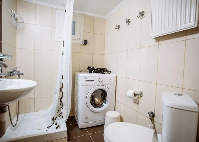 Luxurious & Modern | Walk Everywhere | 5★ Amenities *