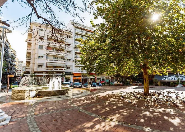 Luxurious & Modern | Walk Everywhere | 5★ Amenities *