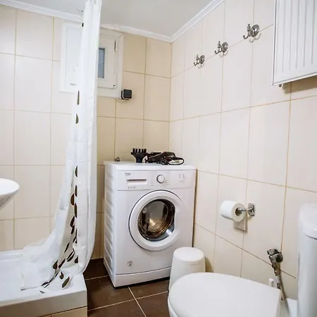 Luxurious & Modern | Walk Everywhere | 5★ Amenities *