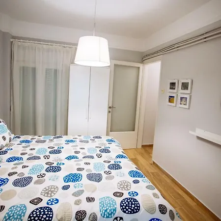 Luxurious & Modern | Walk Everywhere | 5★ Amenities *