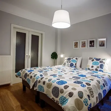 Daire Luxurious & Modern | Walk Everywhere | 5★ Amenities Selanik