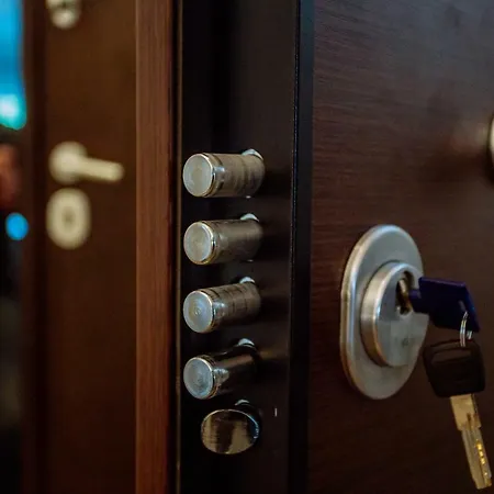 Luxurious & Modern | Walk Everywhere | 5★ Amenities